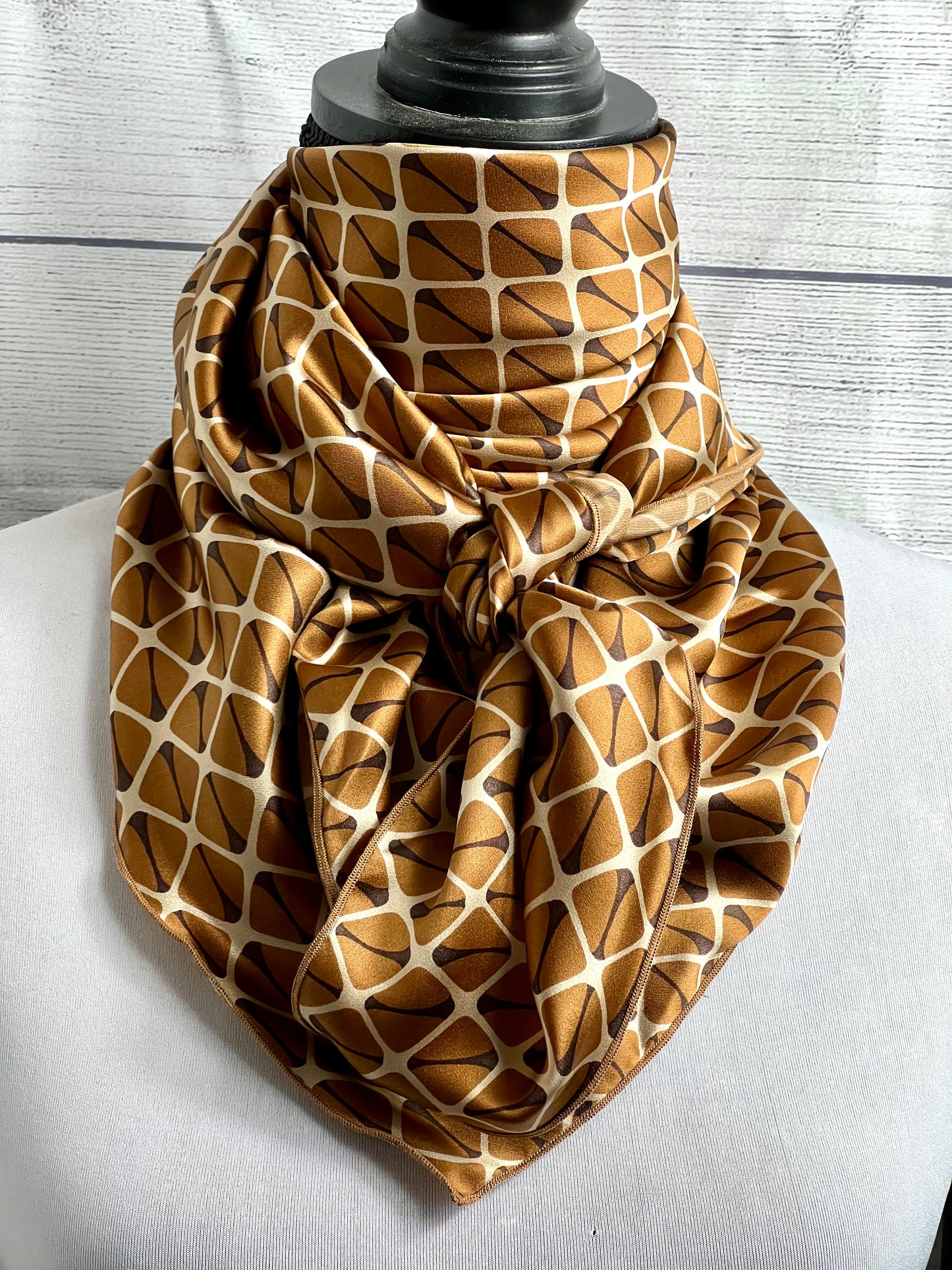 
                  
                    The Bodwell Silk Rag
                  
                