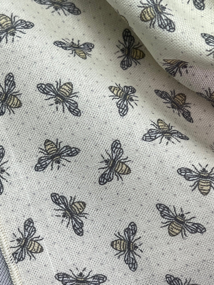 
                  
                    The Honey Bee Cotton Rag
                  
                