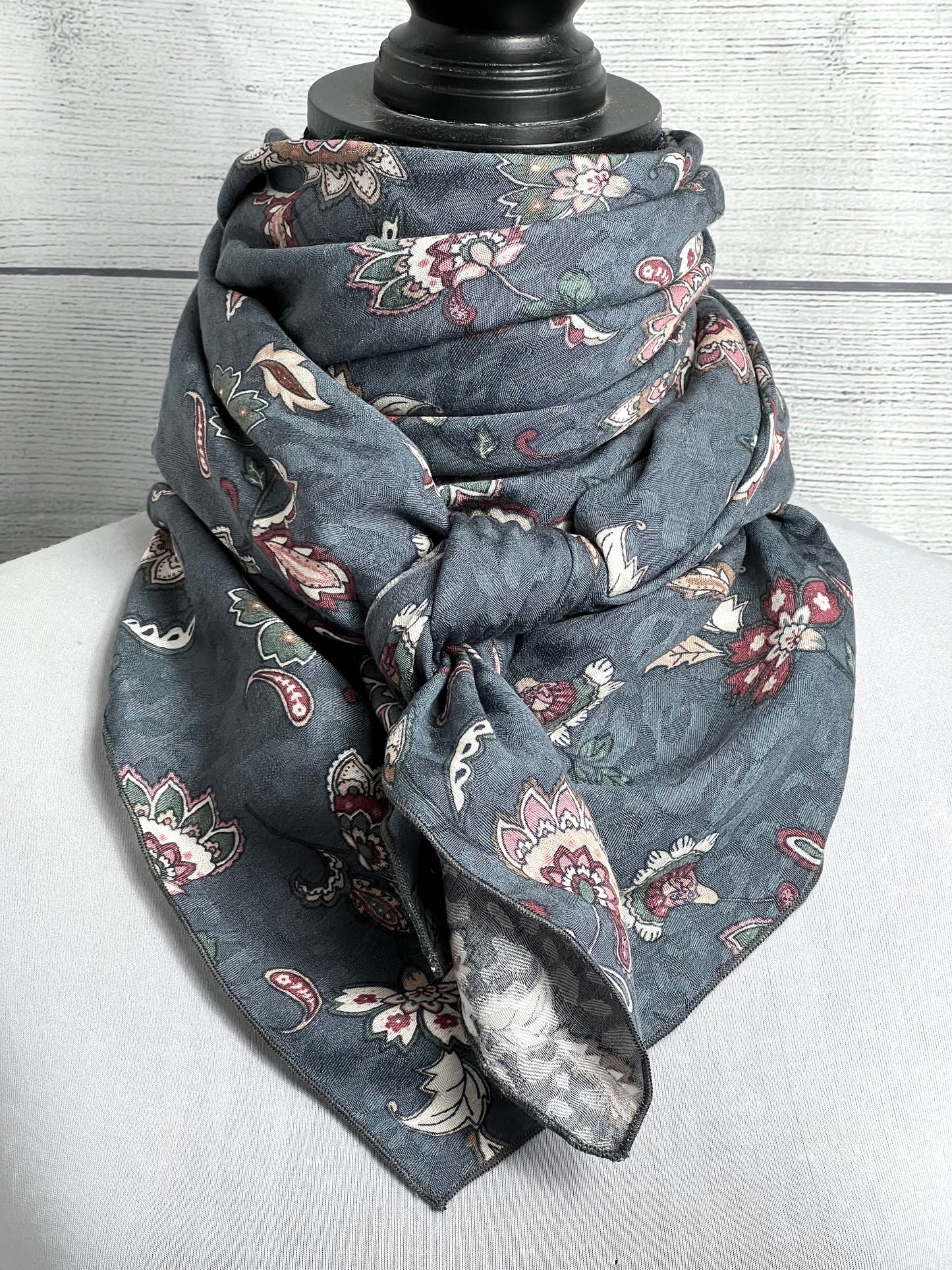 
                  
                    The Caliope Silk Blend Rag
                  
                